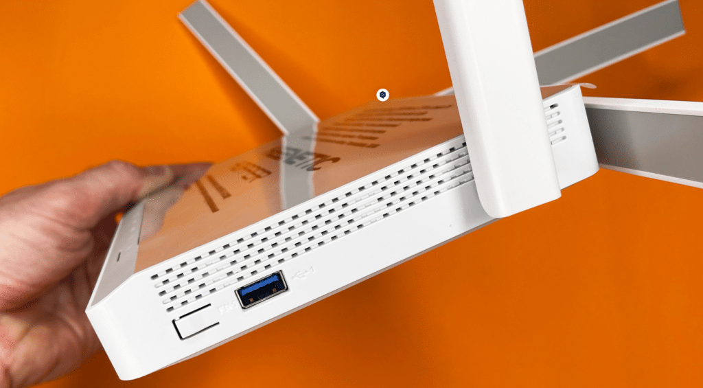 Wi-Fi Router with USB Port